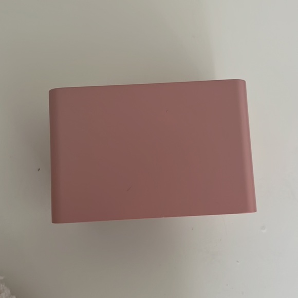 Pink wireless speaker - Picture 2 of 4